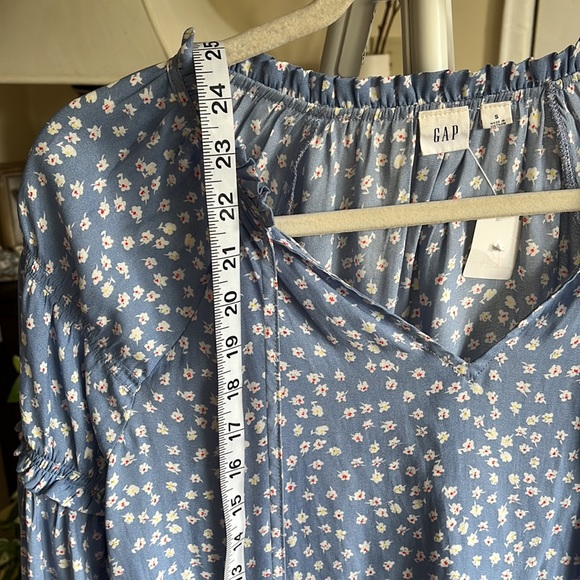 💙GAP Ruffle Neck Floral Print Chiffon Blouse-Long Sleeve & Tie-Light Blue-EUC - Picture 10 of 14